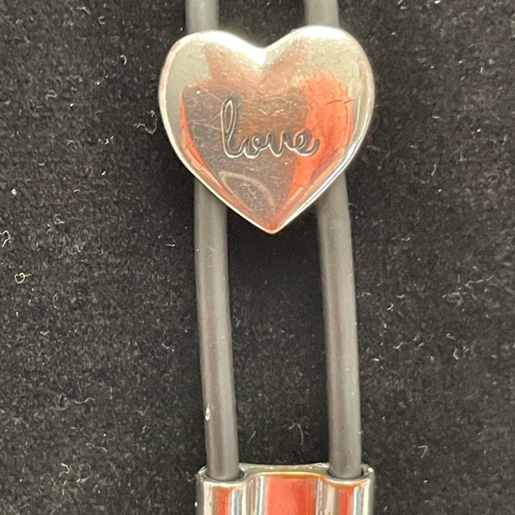 SpexSlide Sport Heart in Black 36" -glasses holder or bolo - Picture 2 of 6